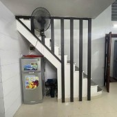 Cho thuê nhà ở nhóm 6 người nguyên căn Tam Khương - Đống Đa DT  25m2 - 3 tầng - 2 ngủ - Giá 12 Triệu (CTL)